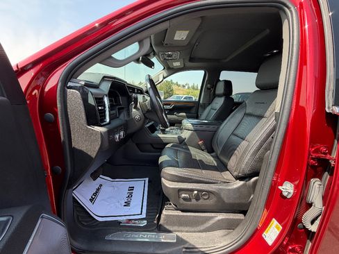 Used 2022 GMC Sierra 1500 Denali AWD/4WD image 2