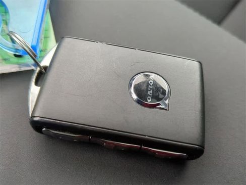 Certified 2026 Volvo XC90 B6 Plus w/ Protection Package Premier image 35