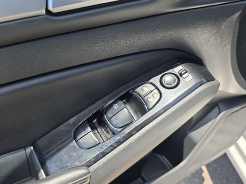 Used 2023 Nissan Altima 2.5 SV FWD image 19