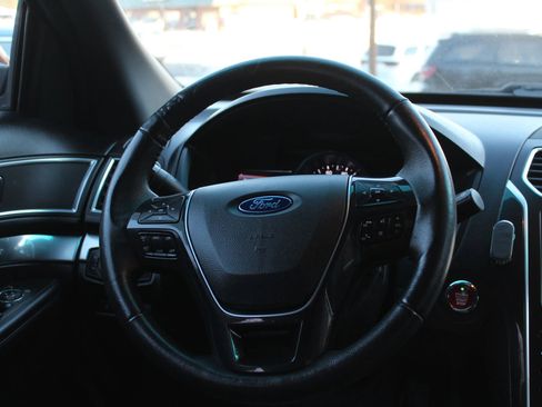 Used 2017 Ford Explorer Limited image 24