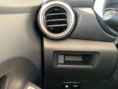 New 2025 Nissan Versa SR image 24