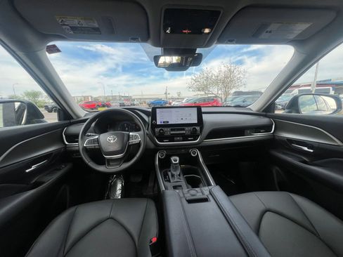 Used 2025 Toyota Grand Highlander FWD image 35