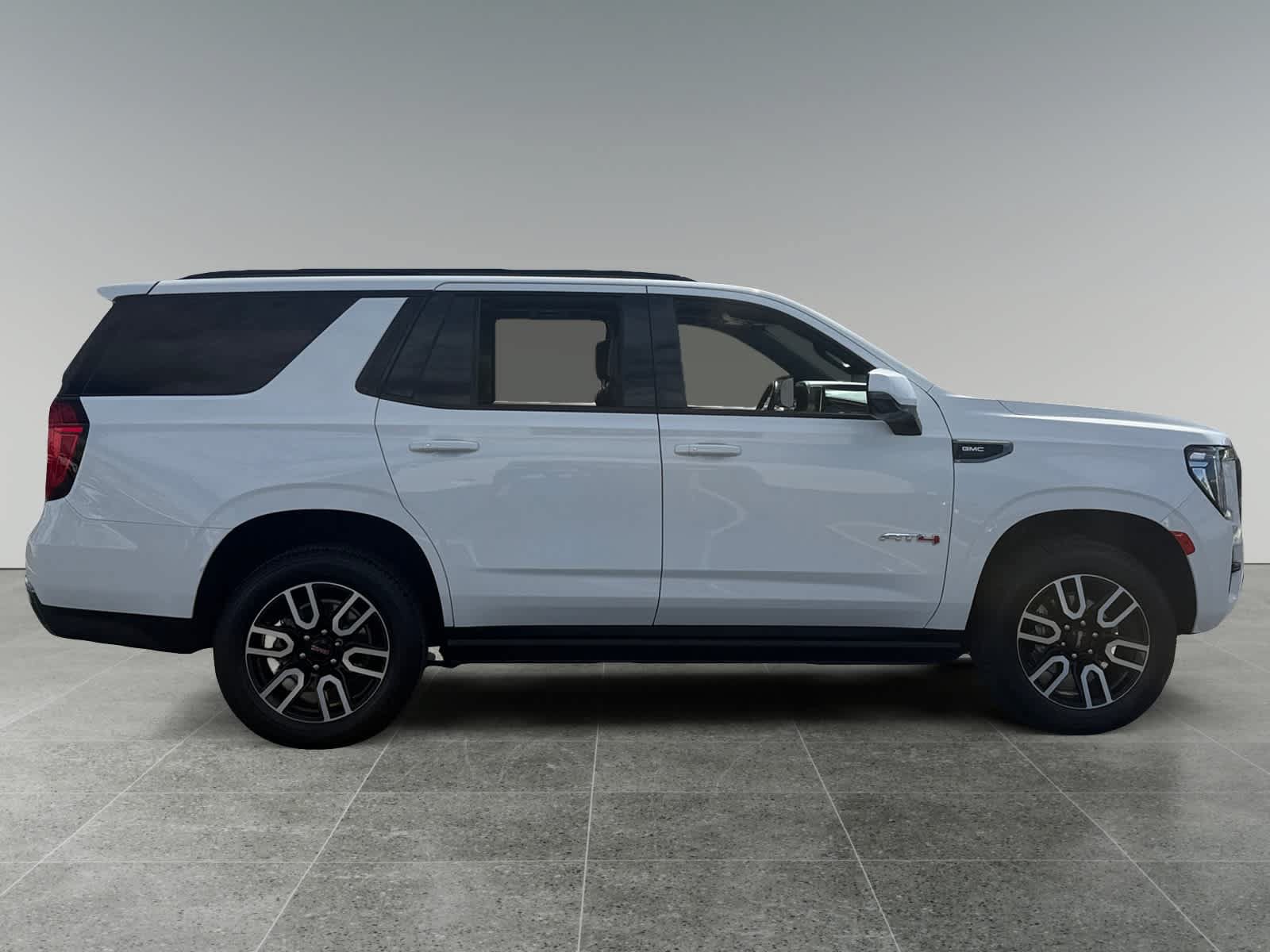 Used 2023 GMC Yukon AT4 w/ Technology Package AWD/4WD image 6
