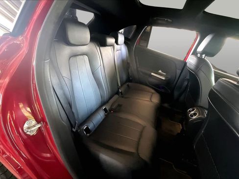 Used 2021 Mercedes-Benz GLA 250 4MATIC w/ Premium Package image 19