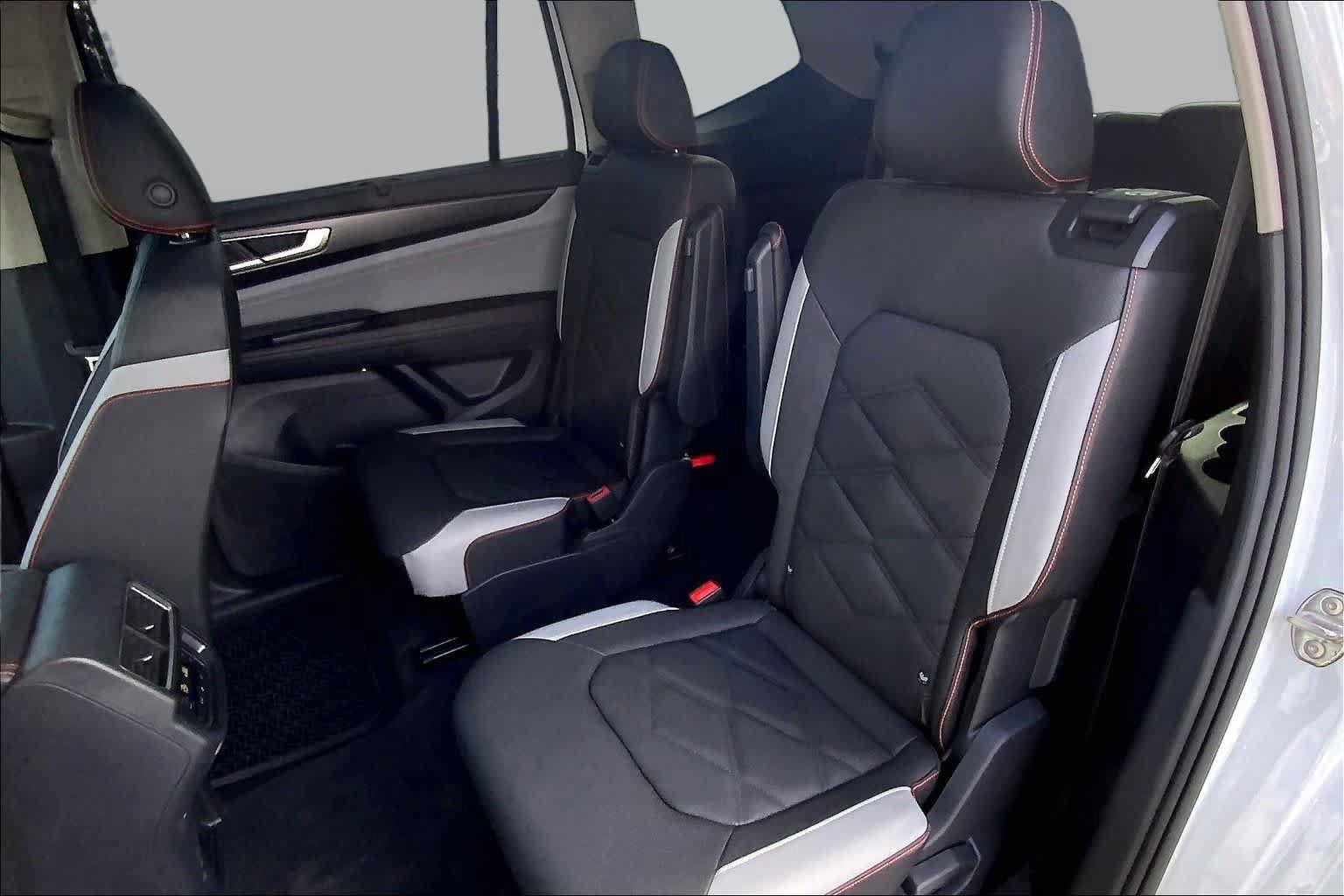 Used 2026 Volkswagen Atlas Peak Edition AWD/4WD image 21