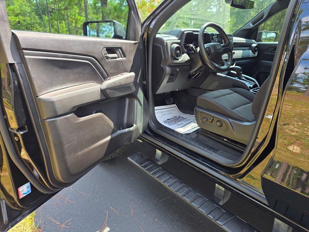 Used 2024 Chevrolet Colorado Trail Boss w/ Advanced Trailering Package AWD/4WD image 12