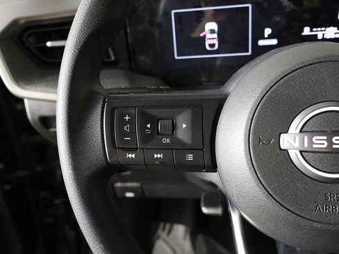 Used 2025 Nissan Kicks SV AWD/4WD image 37