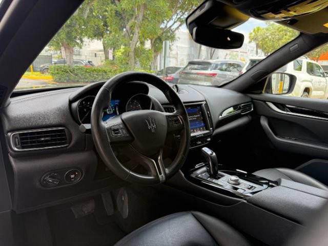 Used 2019 Maserati Levante AWD/4WD image 10