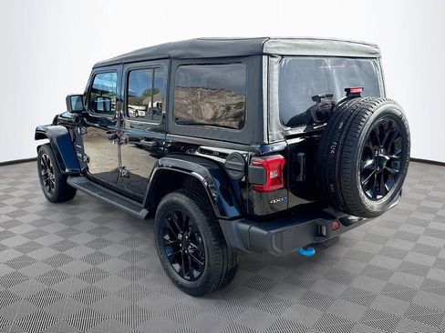 Used 2022 Jeep Wrangler Unlimited Sahara w/ Cold Weather Group image 8
