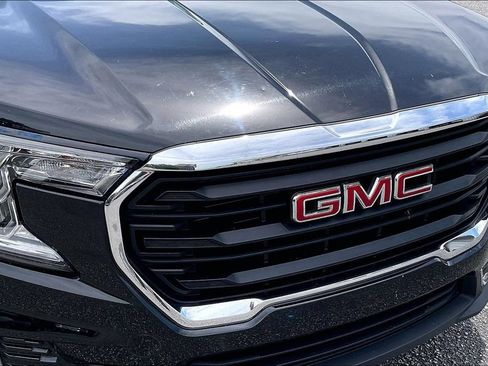 Used 2024 GMC Terrain SLE FWD image 28