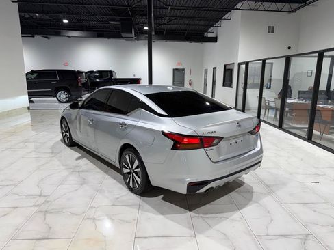 Used 2020 Nissan Altima 2.5 SL FWD image 9