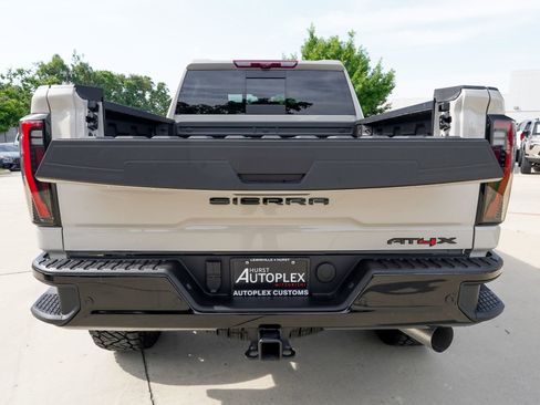 Used 2026 GMC Sierra 2500 AT4X w/ LPO, Black Badging Package AWD/4WD image 5