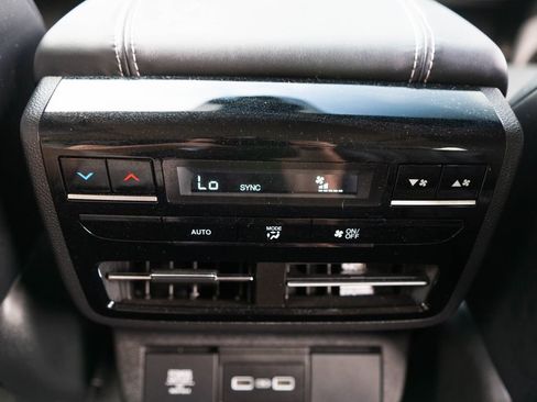 Certified 2022 Acura MDX SH-AWD w/ Technology Package image 41