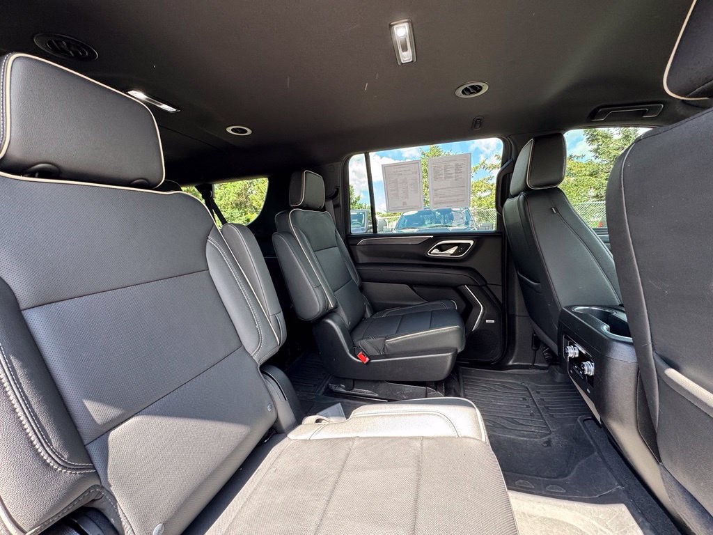 Used 2024 GMC Yukon XL SLT AWD/4WD image 38