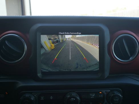 Used 2019 Jeep Wrangler Unlimited Rubicon w/ Dual Top Group image 15