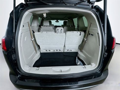 Used 2020 Chrysler Pacifica Limited w/ Tire & Wheel Group image 34