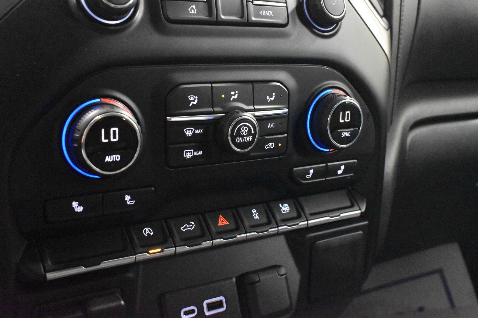 Used 2019 Chevrolet Silverado 1500 RST AWD/4WD image 16