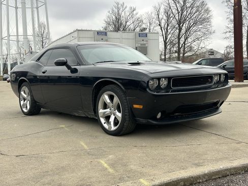 Used 2011 Dodge Challenger R/T image 4