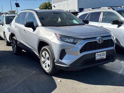 Used 2022 Toyota RAV4 LE AWD/4WD image 2