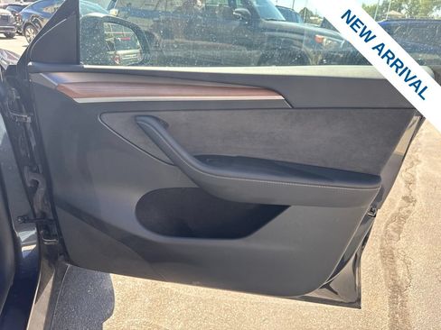 Used 2024 Tesla Model Y Long Range AWD/4WD image 10