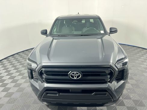 Used 2025 Toyota Tacoma SR image 8