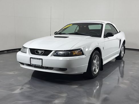Used 2002 Ford Mustang Convertible RWD image 19