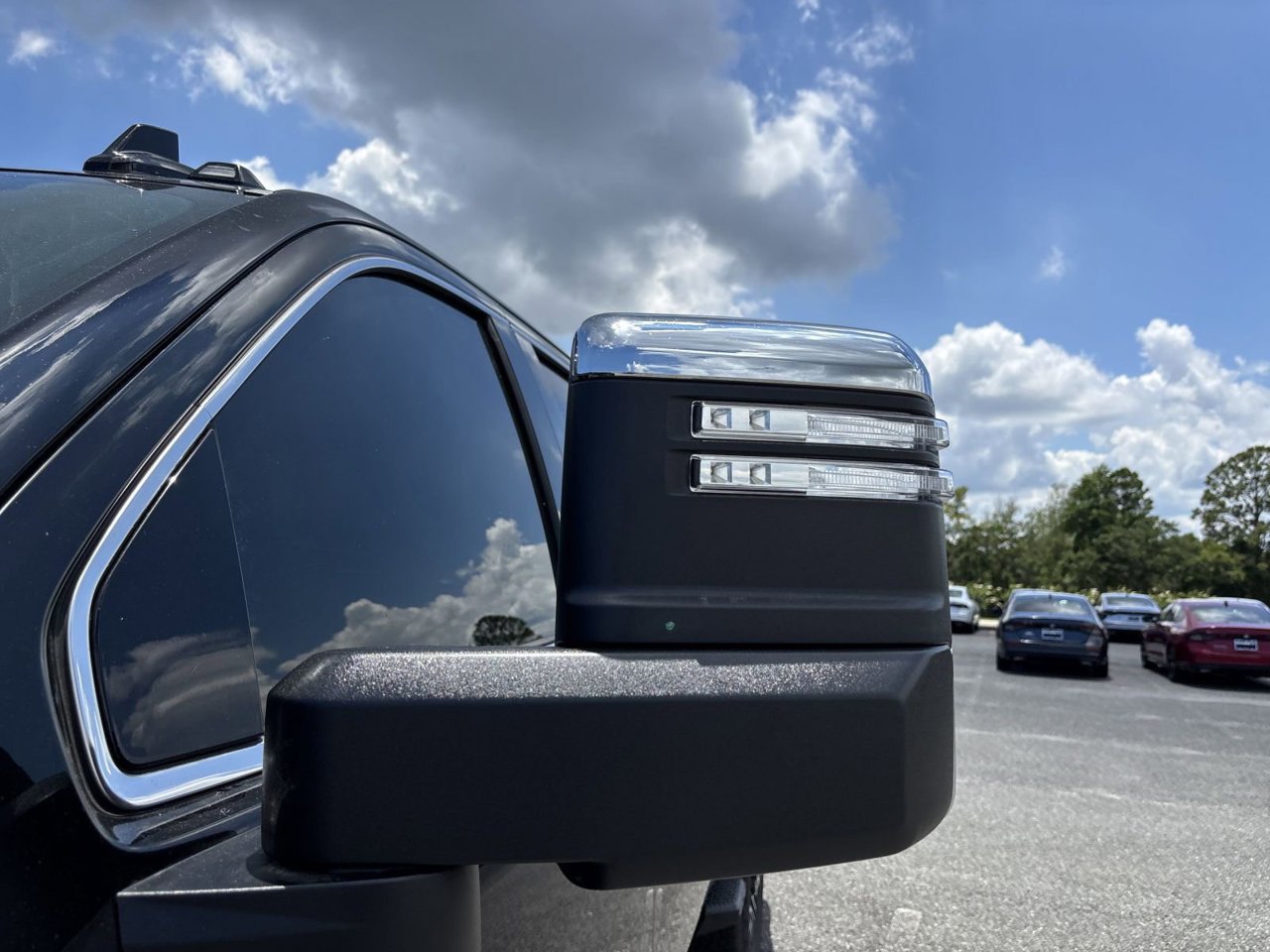 Used 2025 GMC Sierra 3500 Denali Ultimate AWD/4WD image 46