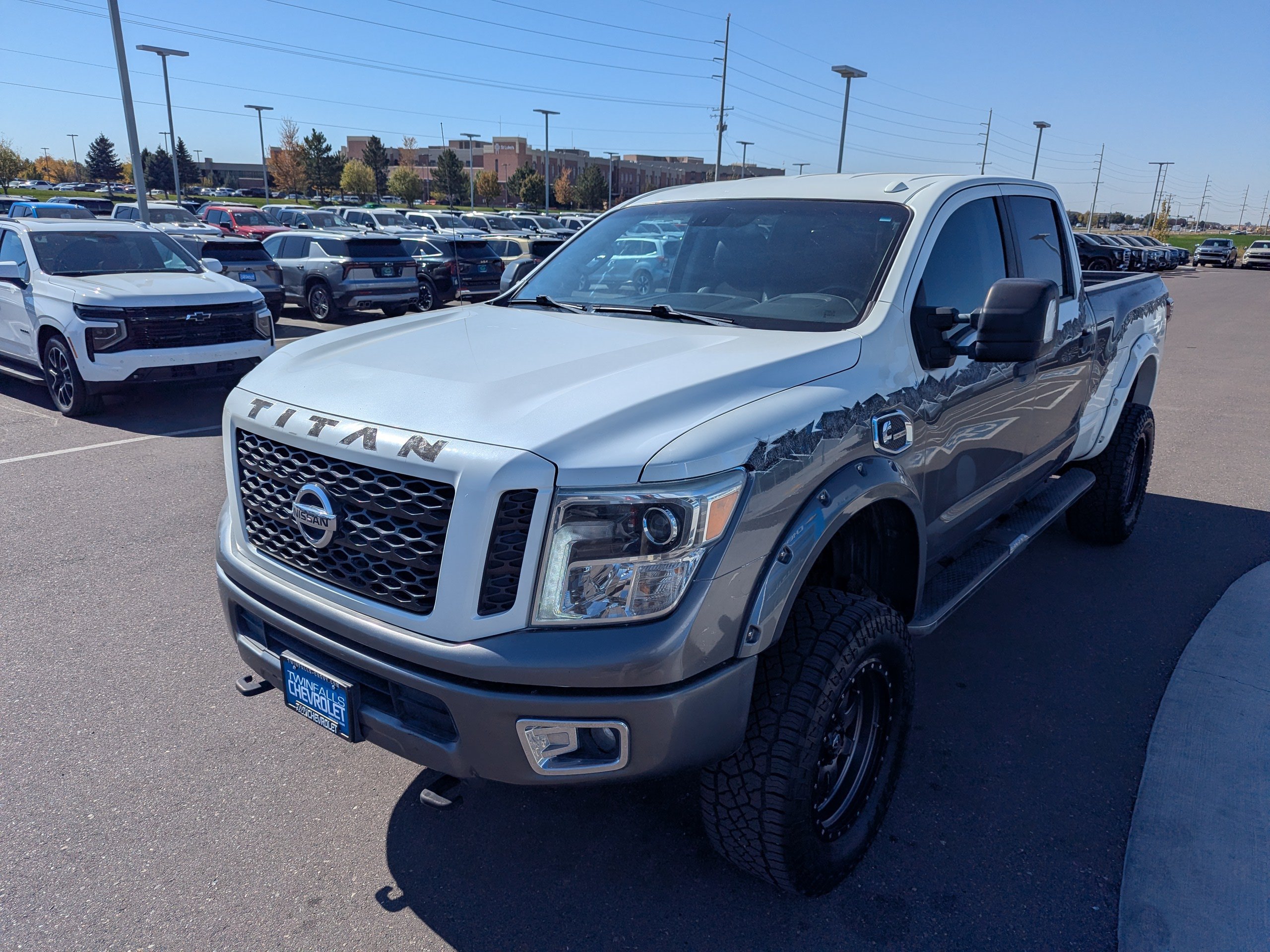 Used 2016 Nissan Titan PRO-4X AWD/4WD image 7