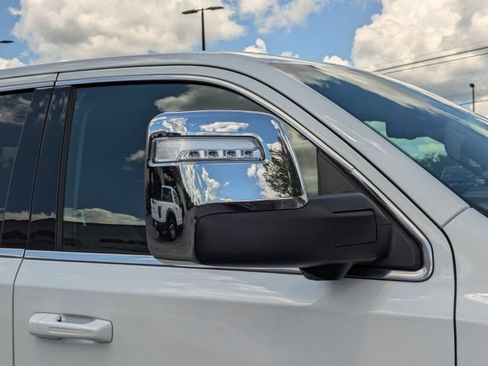 Used 2025 RAM 1500 Limited AWD/4WD image 13