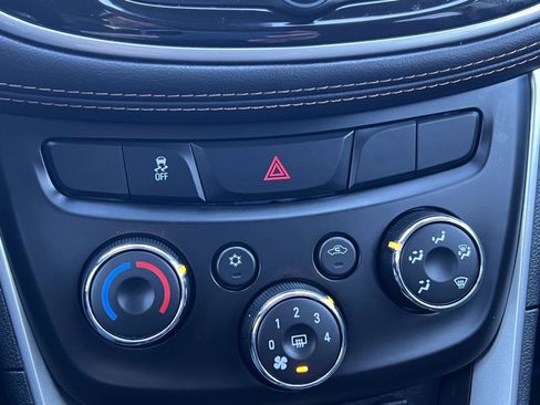 Certified 2022 Chevrolet Trax LT w/ Sport Edition image 25