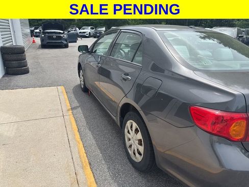 Used 2009 Toyota Corolla FWD image 2