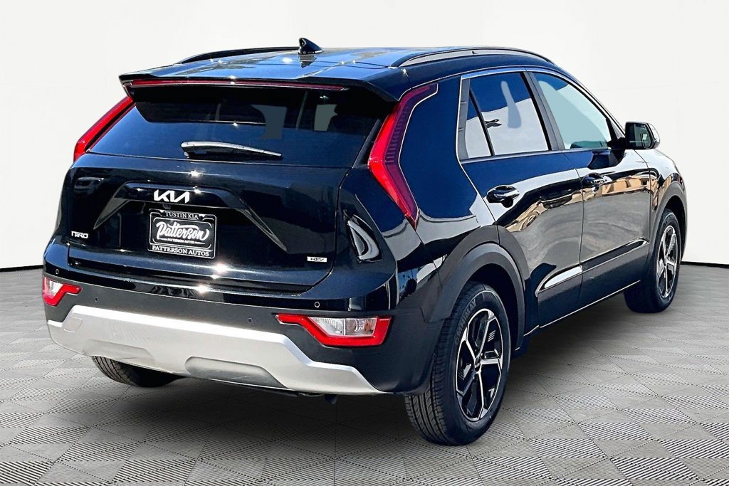 Used 2024 Kia Niro EX FWD image 3
