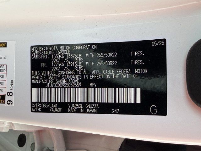 Used 2025 Lexus GX 550 w/ Accessory Package (2T) AWD/4WD image 37