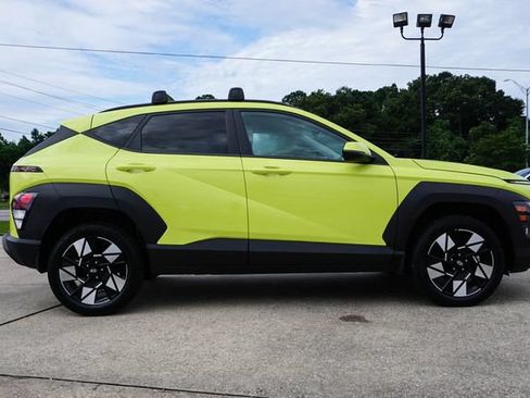 Used 2024 Hyundai Kona SEL w/ Convenience Package AWD/4WD image 3