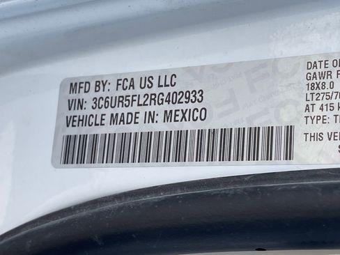 Used 2024 RAM 2500 Laramie AWD/4WD image 32