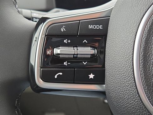 New 2026 Kia Carnival EX image 30