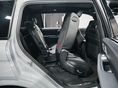 Used 2024 BMW X7 xDrive40i w/ M Sport Package AWD/4WD image 42