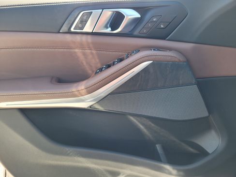 Used 2026 BMW X5 sDrive40i w/ M Sport Package image 21