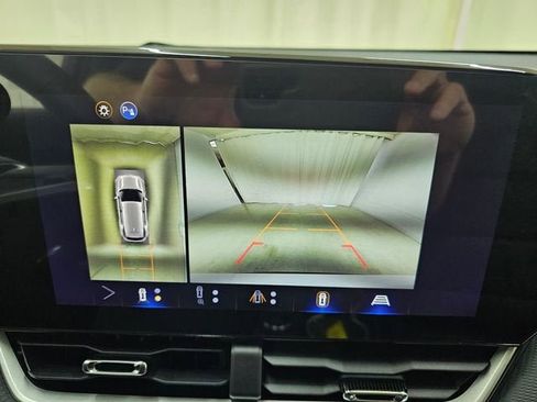 New 2026 Chevrolet Equinox LT w/ Convenience Package II FWD image 6
