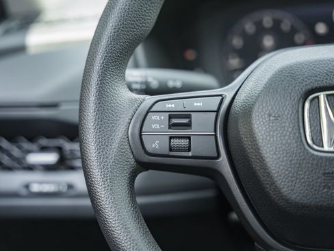 Certified 2025 Honda Accord SE image 25