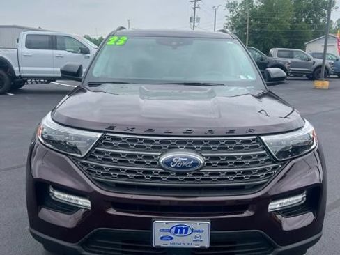 Used 2023 Ford Explorer XLT w/ Equipment Group 202A AWD/4WD image 2
