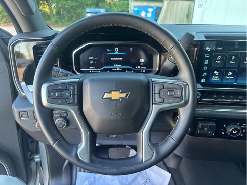 Used 2023 Chevrolet Silverado 1500 LT w/ Safety Package AWD/4WD image 28