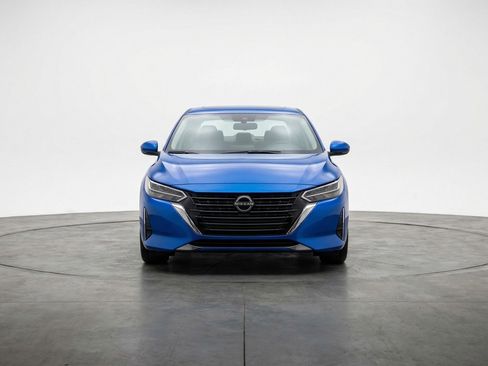 Used 2025 Nissan Sentra SV image 2