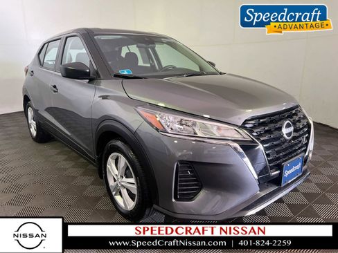 Used 2025 Nissan Kicks Play S image 1