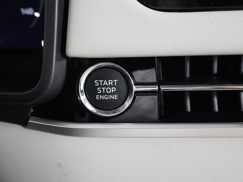 New 2025 Mitsubishi Outlander Platinum Edition image 46