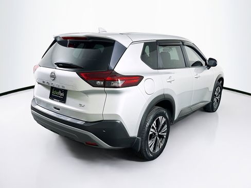 Used 2023 Nissan Rogue SV image 9