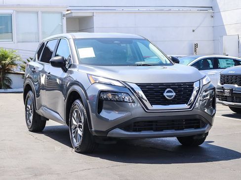 Used 2023 Nissan Rogue S FWD image 3