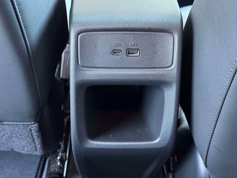 Certified 2024 Chevrolet Trax RS w/ Sunroof Package FWD image 11
