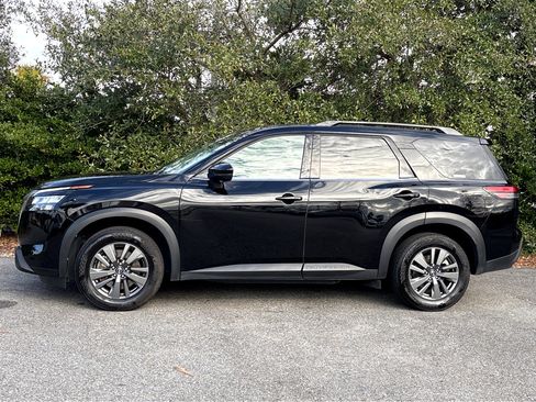 Certified 2024 Nissan Pathfinder SV image 29