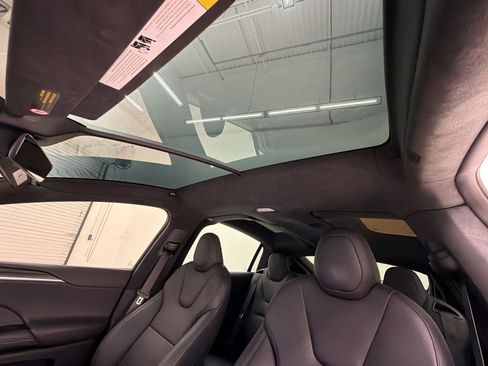 Used 2025 Tesla Model X AWD/4WD image 22